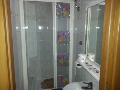 Roxena House Rom